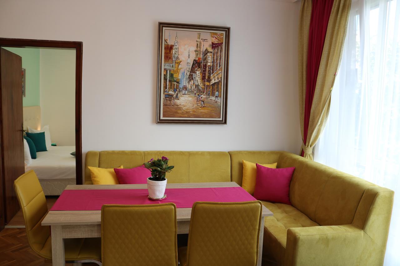Sea Port Celebrity Apartment - Lets4Holiday Varna Bagian luar foto