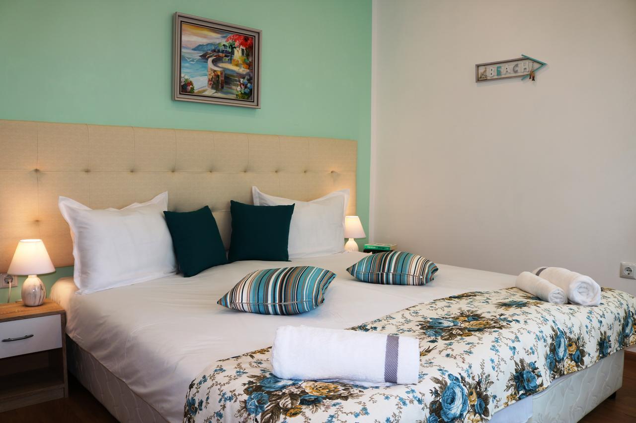 Sea Port Celebrity Apartment - Lets4Holiday Varna Bagian luar foto