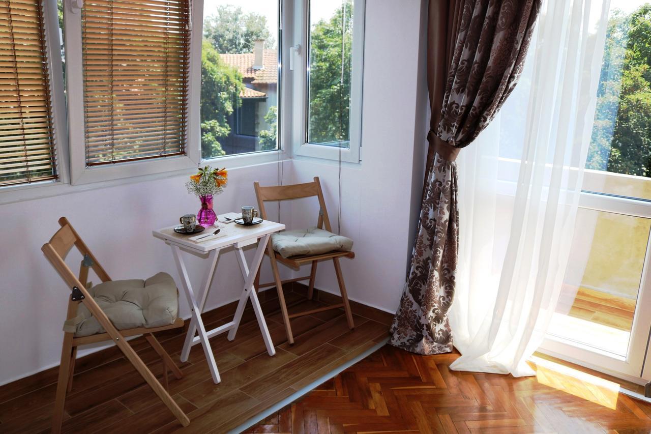 Sea Port Celebrity Apartment - Lets4Holiday Varna Bagian luar foto