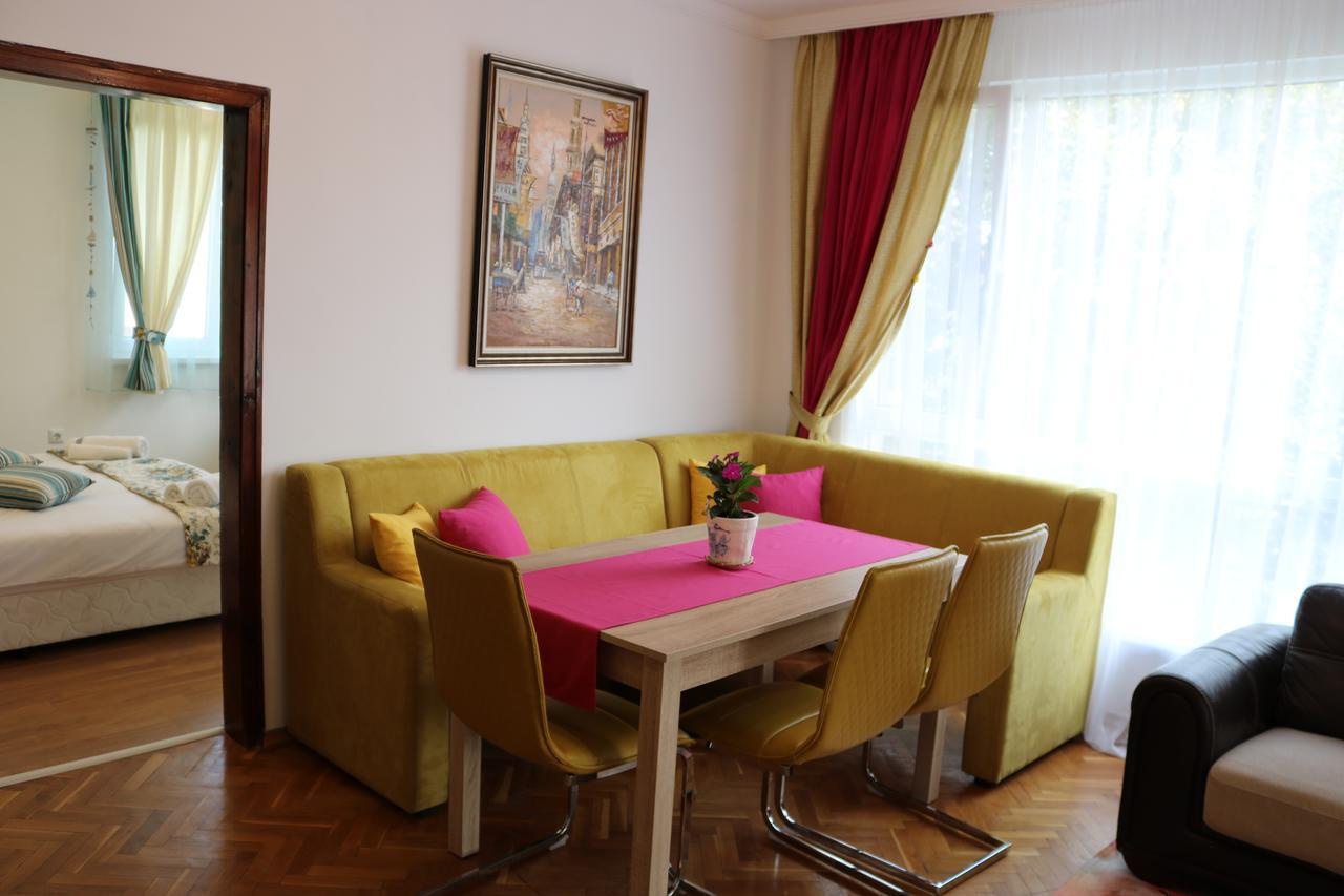 Sea Port Celebrity Apartment - Lets4Holiday Varna Bagian luar foto