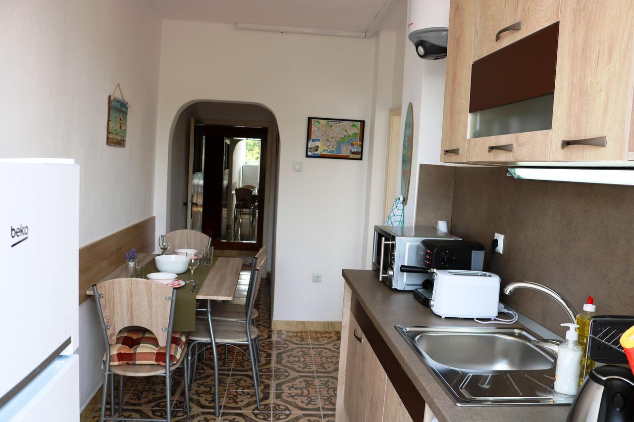Sea Port Celebrity Apartment - Lets4Holiday Varna Bagian luar foto