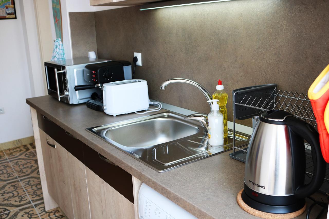 Sea Port Celebrity Apartment - Lets4Holiday Varna Bagian luar foto