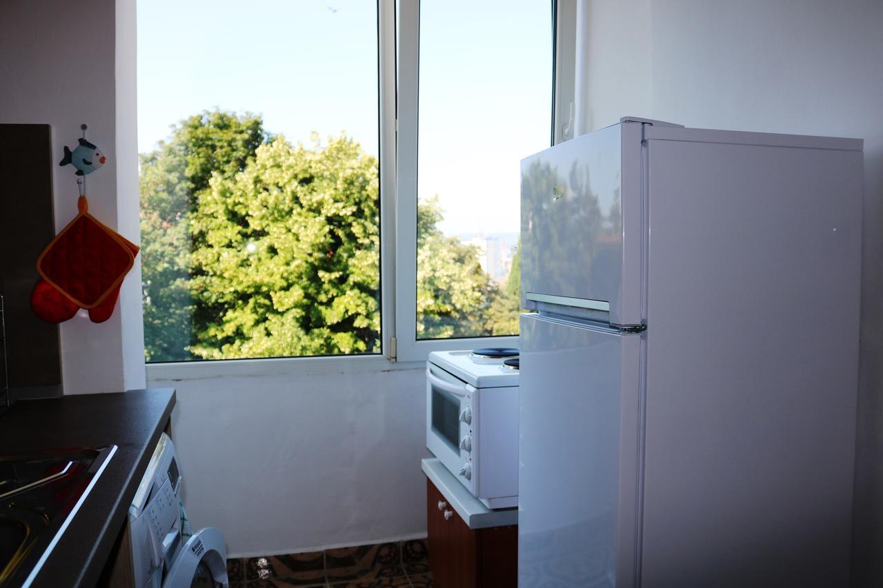 Sea Port Celebrity Apartment - Lets4Holiday Varna Bagian luar foto